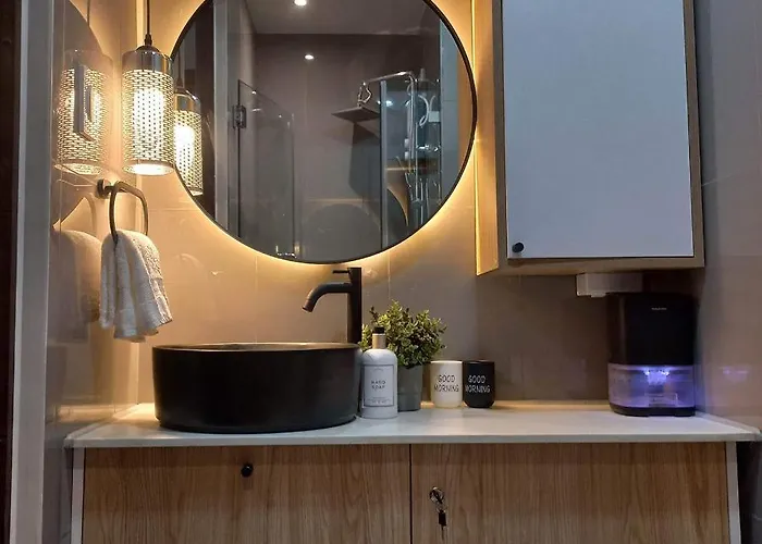 Makati Cosy Home L Couples Families L 500Mbps Wifi